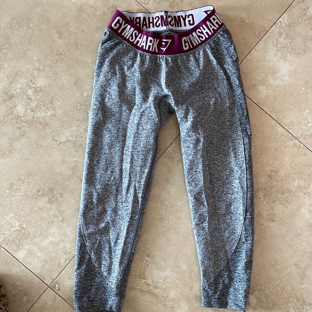 Gum shark yoga pants
